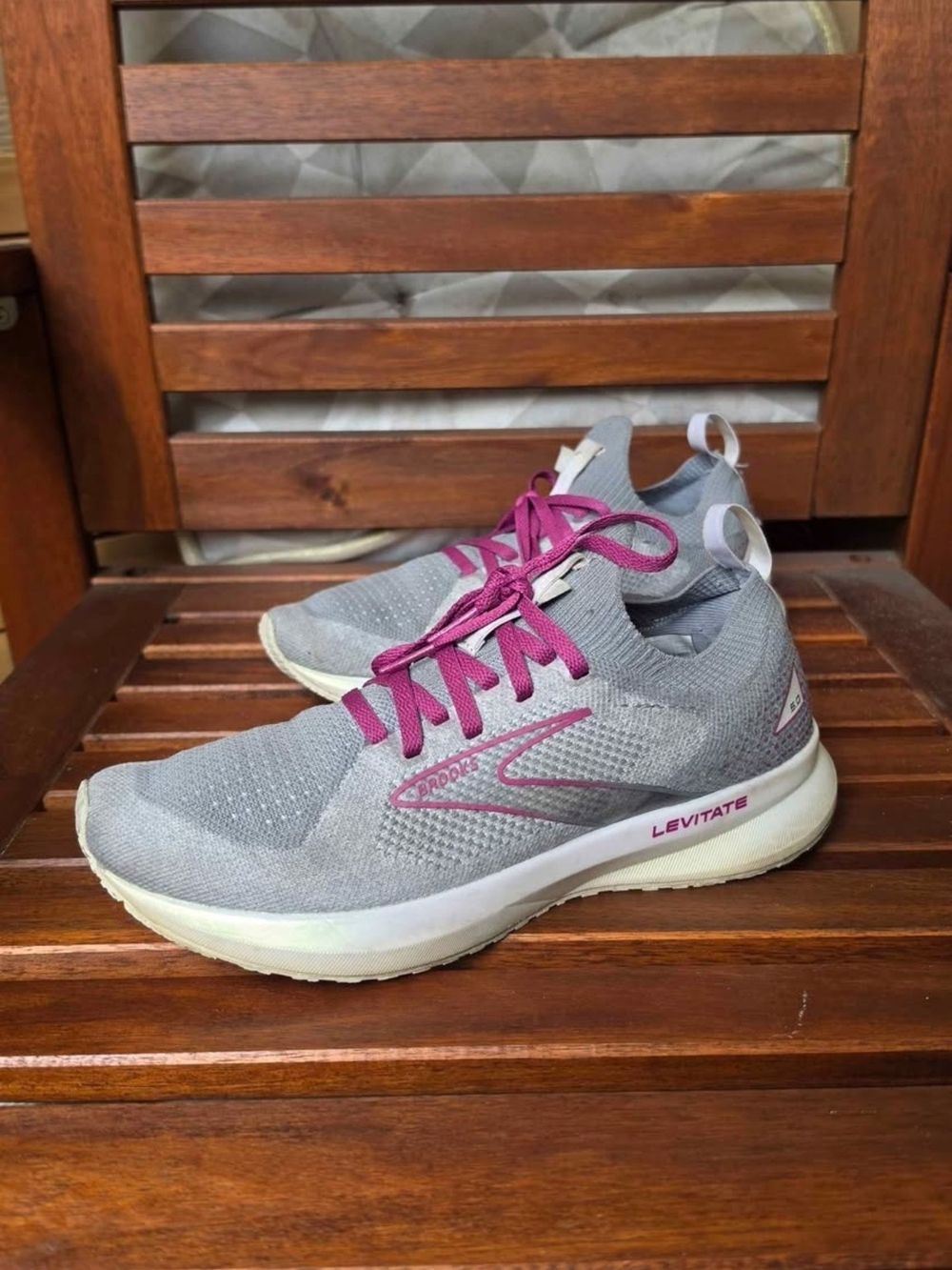 Brooks Levitate Women’s Size 7.5